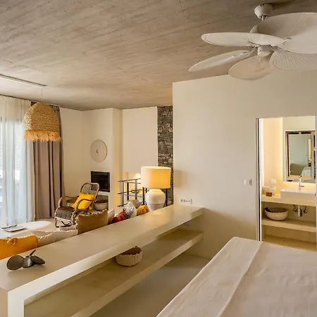 Akra Grammeno Beachfront Apartment