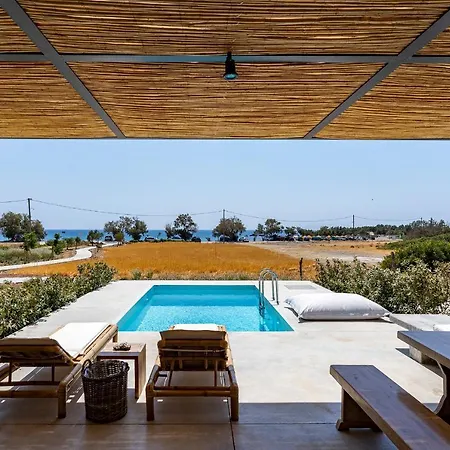 Akra Grammeno Beachfront Apartament